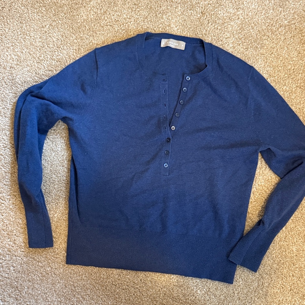Everlane cashmere sweater button front